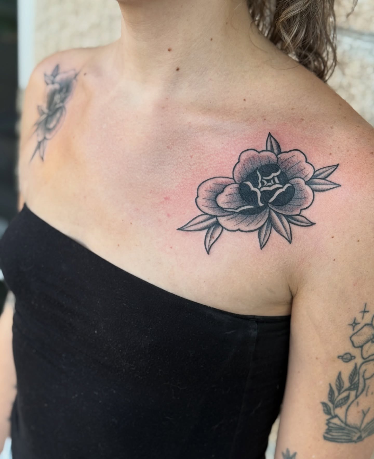 Flower black and grey tattoo on the shoulder by K9