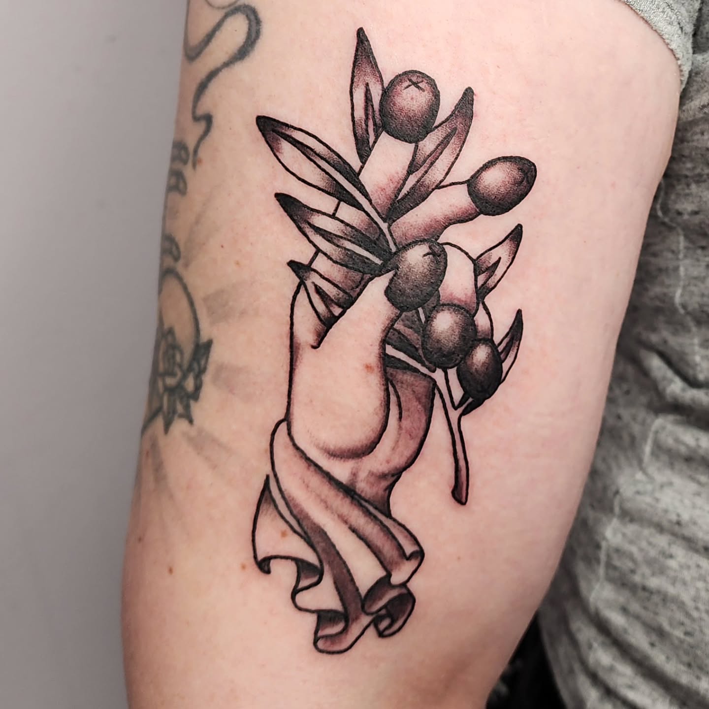 Tattoo by @soft.stabbin.sarah — black_and_grey