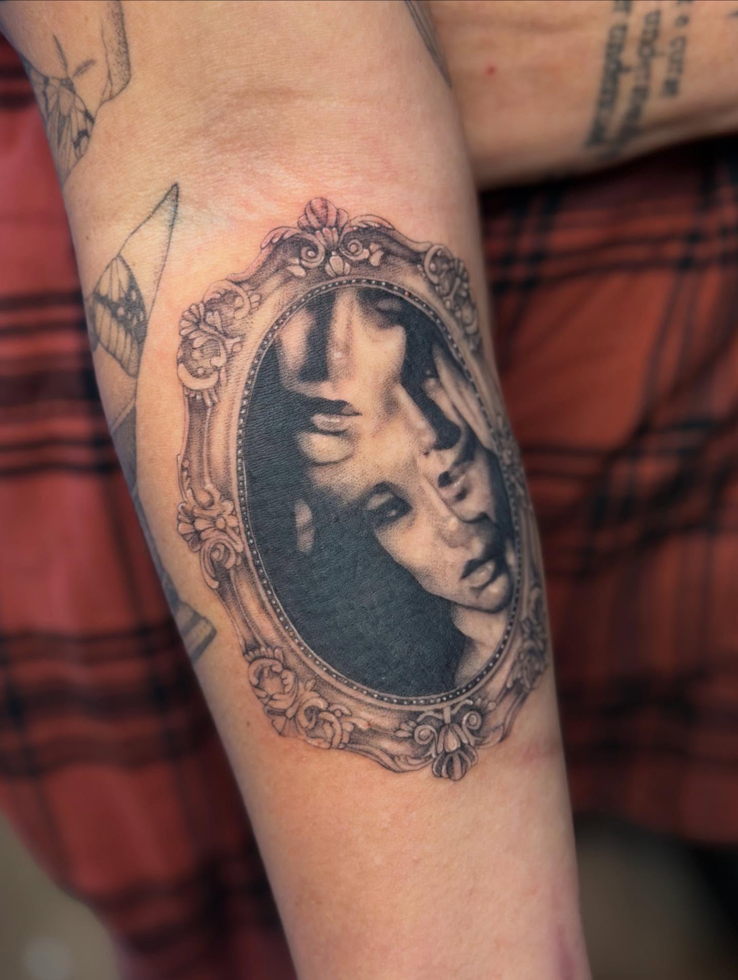 Tattoo by @annaainkk — black_and_grey, realism