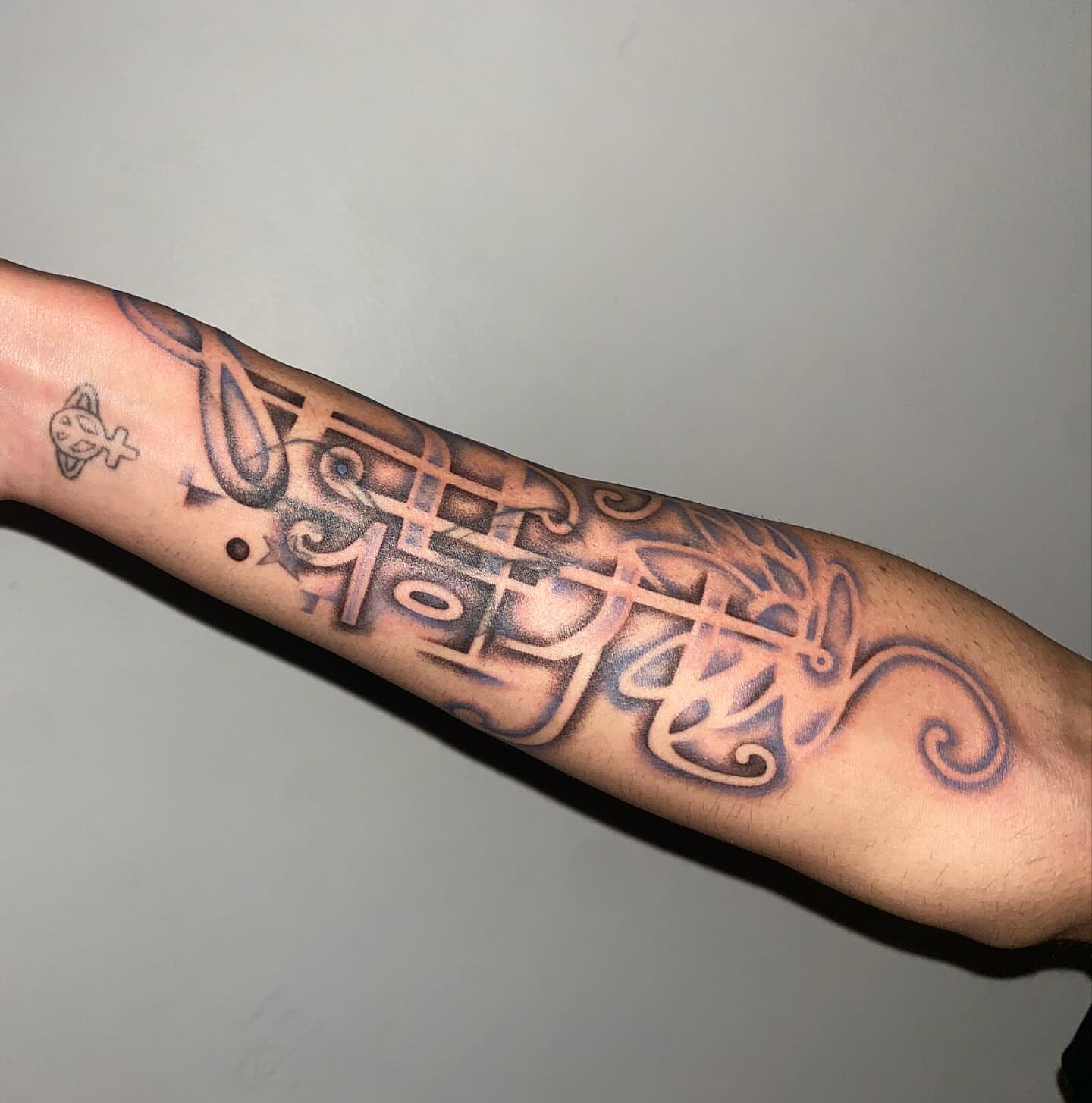 Tattoo by @7bugin7thdimension — geometric