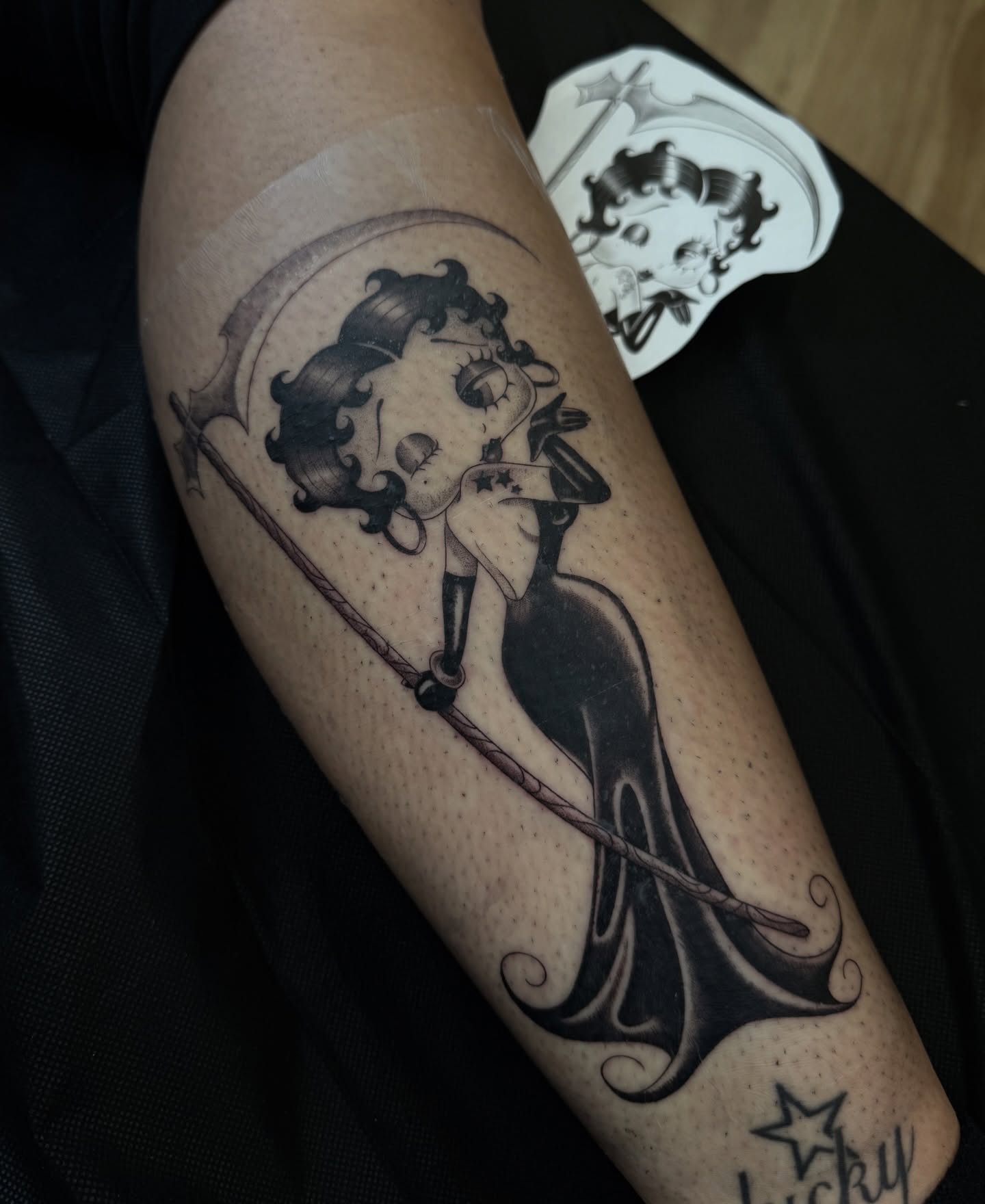 Tattoo by @mortatattoos β black_and_grey