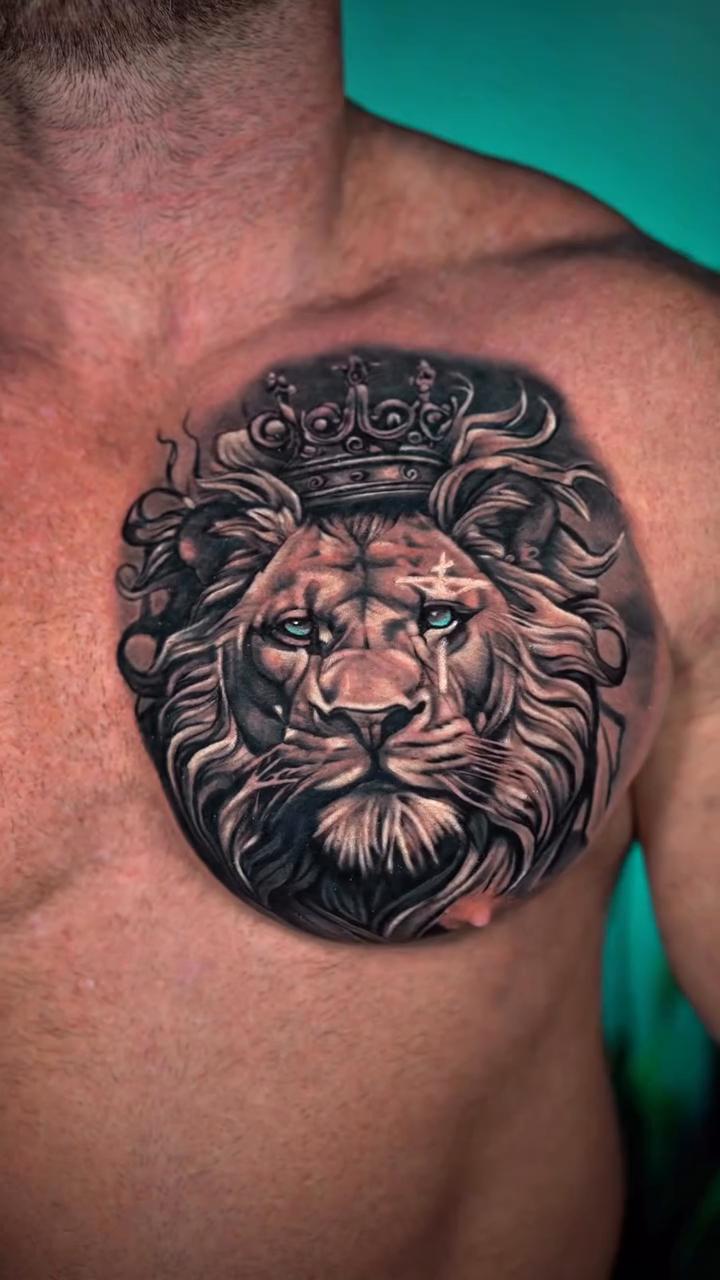 Lion with crown realism tattoo by Ricardo javier Gil, Dallas, Texas