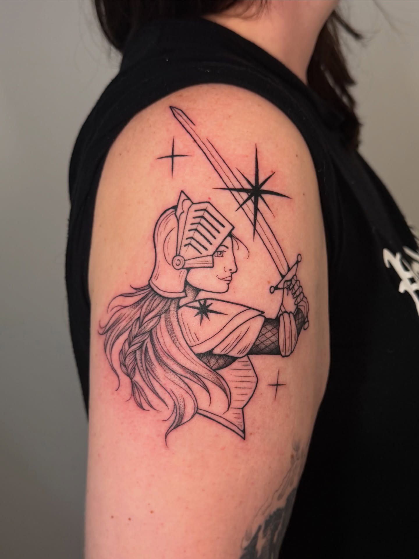 Female warrior realism tattoo on the shoulder by Kail