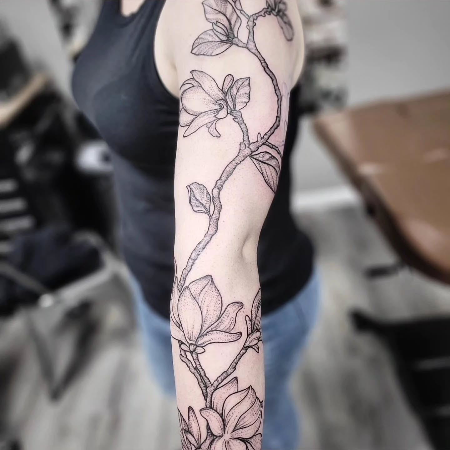 Tattoo by @tatsbykyra1 โ dotwork