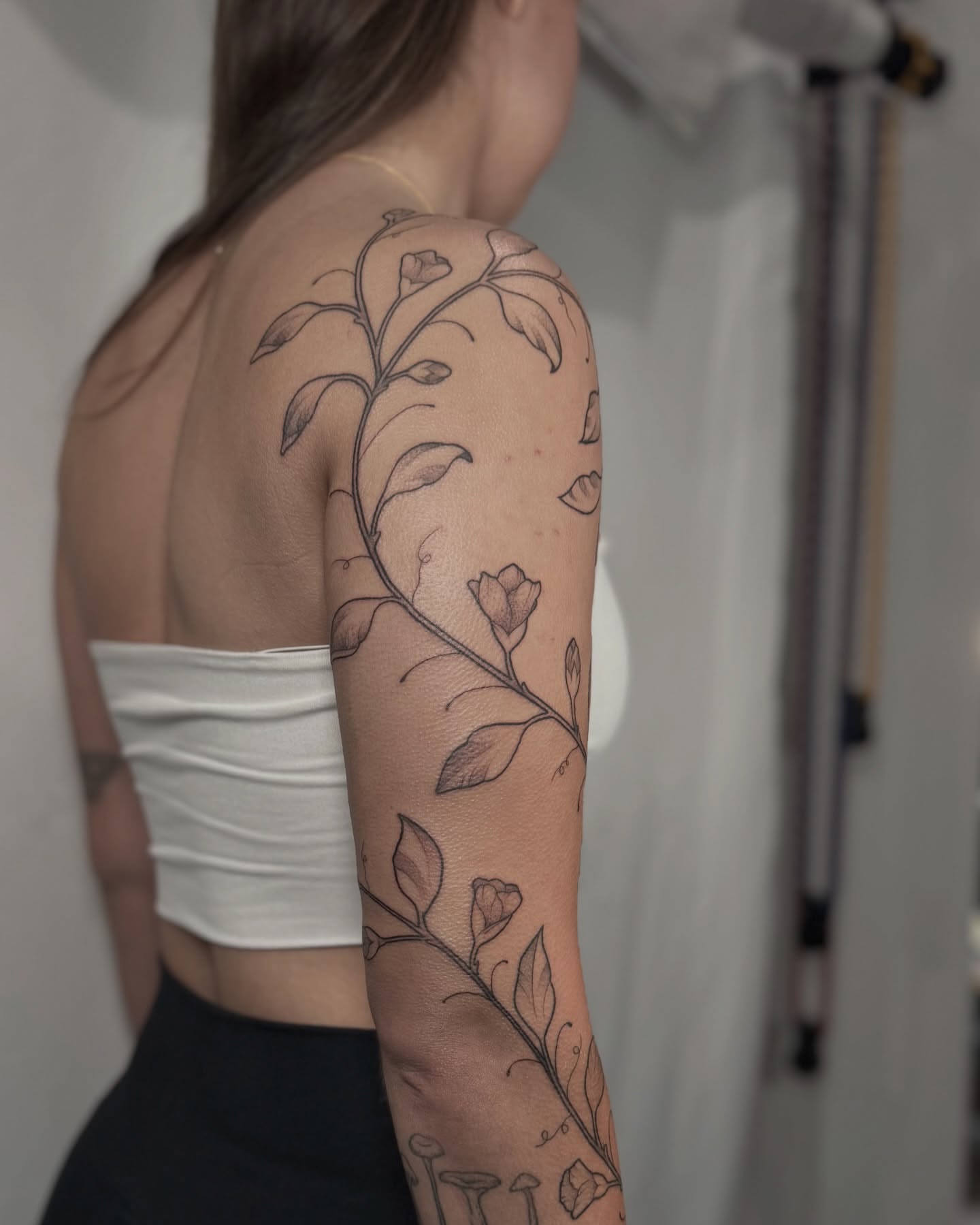 Tattoo by @allyghastly — black_and_grey