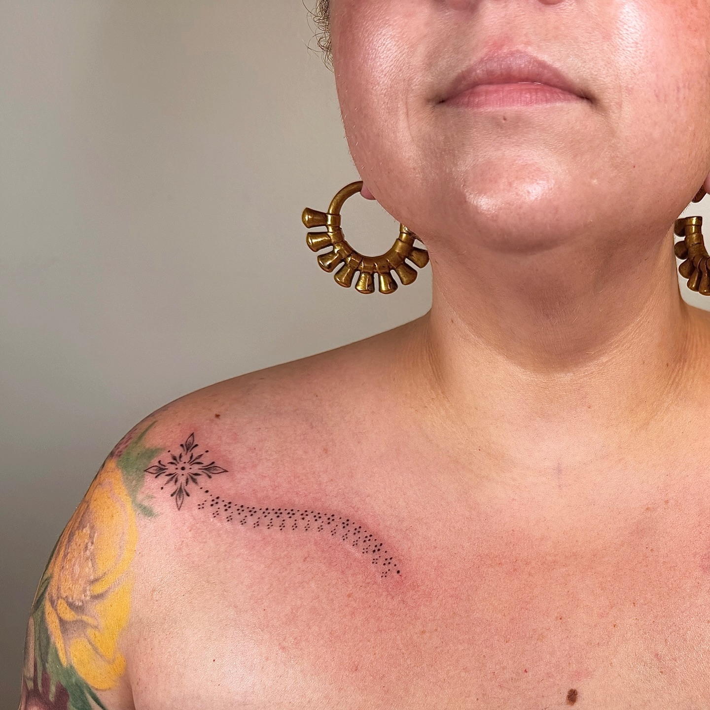 Dotwork comet dotwork tattoo on the shoulder by IVY K ༄ ATX Handpoke Artist