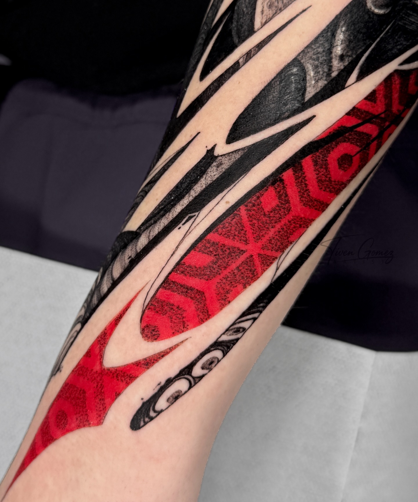 Abstract design dotwork tattoo on the forearm by Stiven Gomez