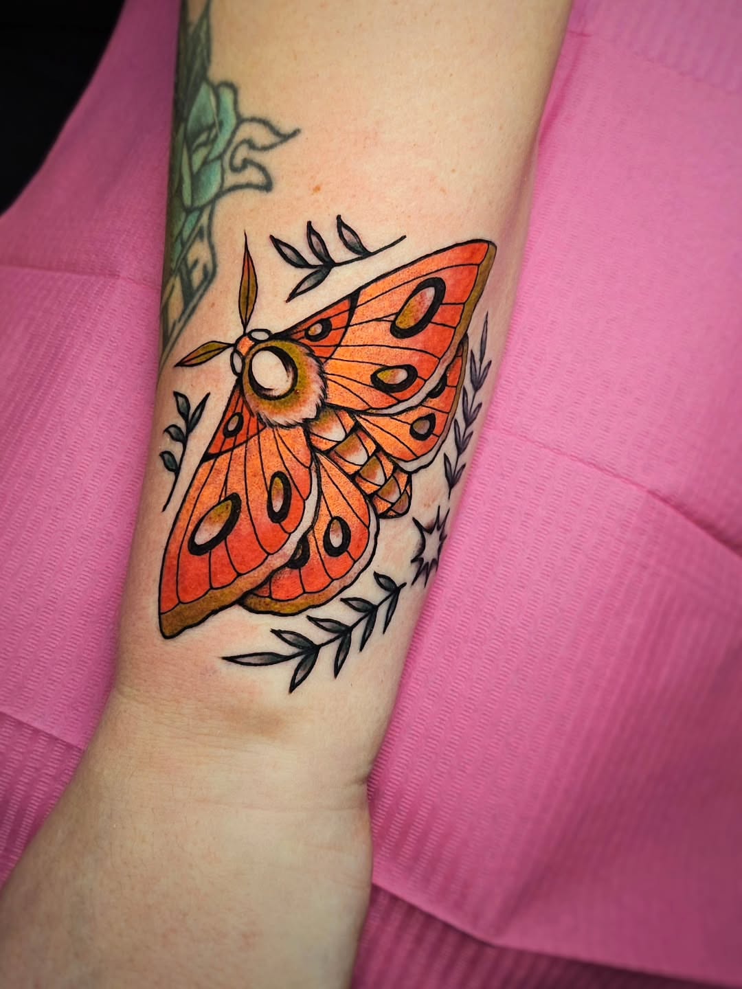 Tattoo by @prettiepluto — american_traditional