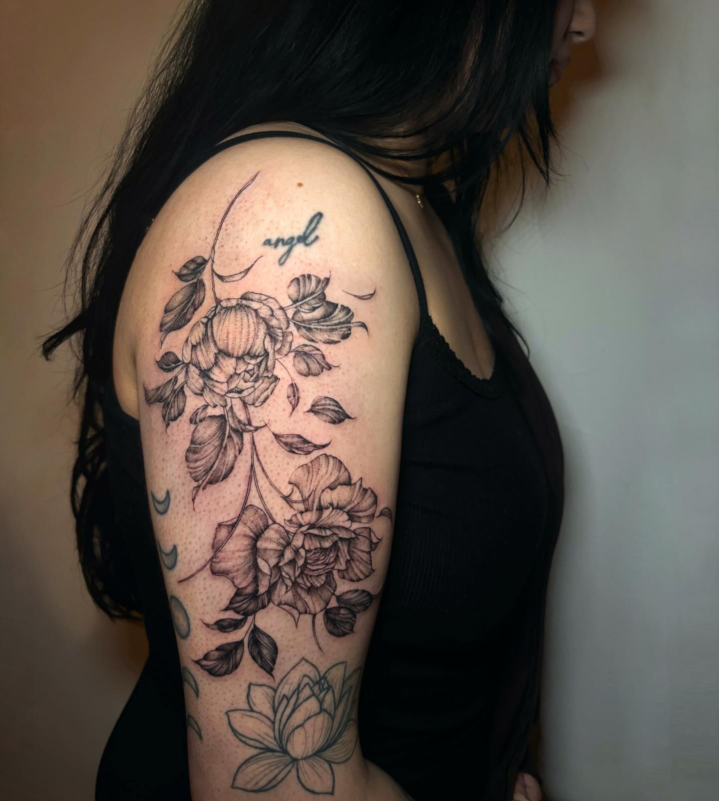 Floral bouquet dotwork tattoo on the shoulder by l i z ✶