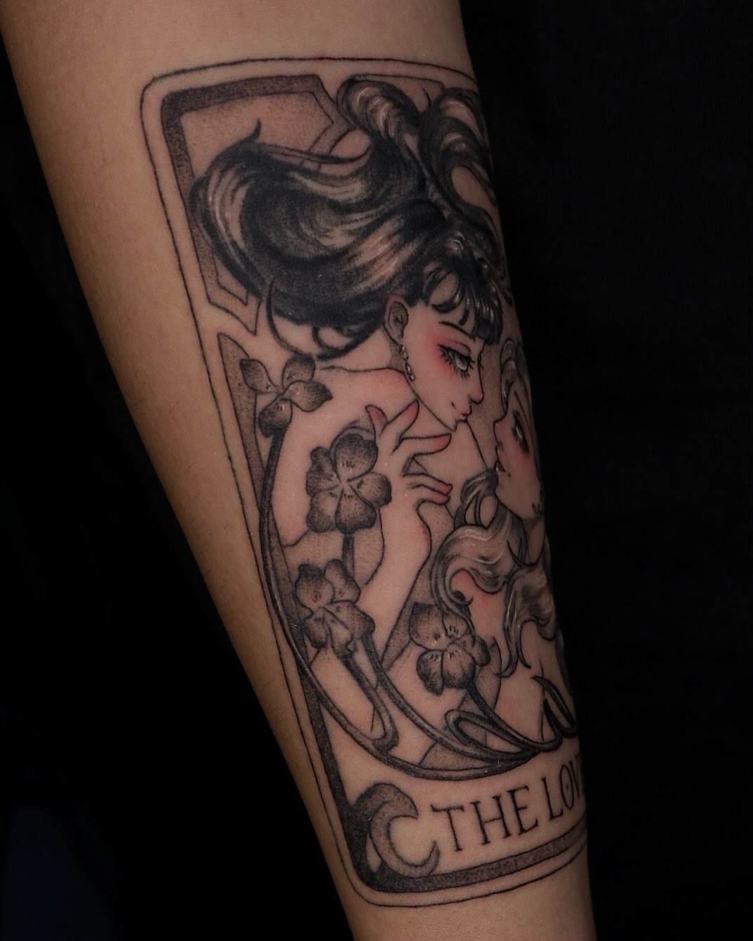 Woman with flowers realism tattoo on the forearm by misa (mi isabelle) β€οΈβπ₯π