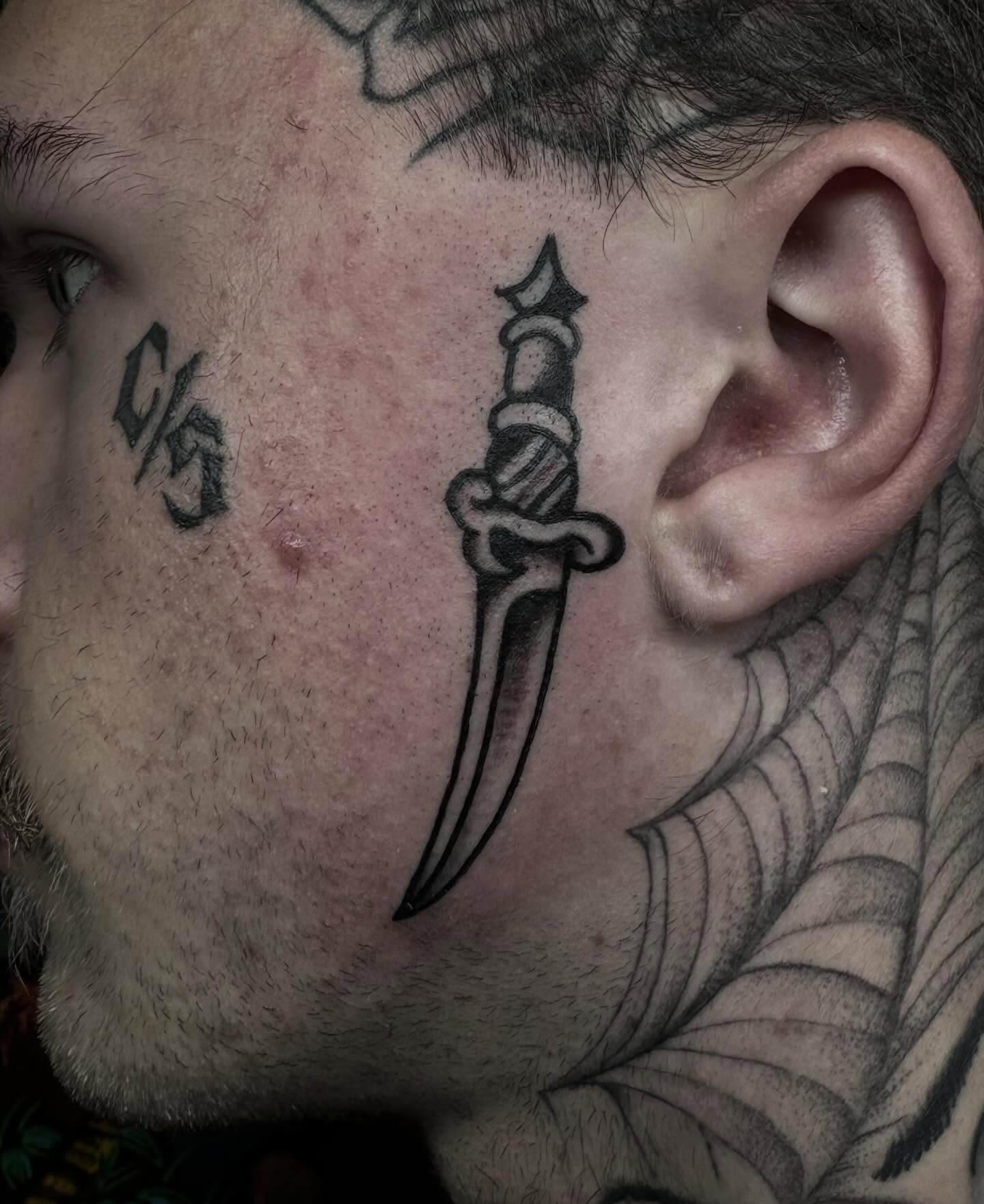 Knife black and grey tattoo on the neck by π³πππ πΆπππππ