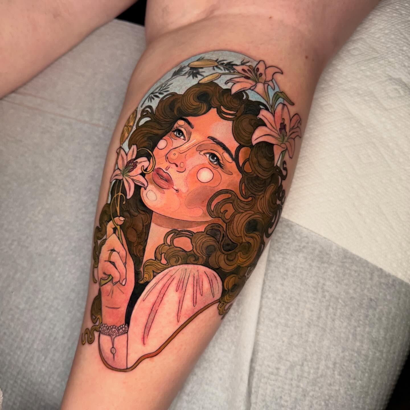 Woman with flowers illustrative tattoo on the thigh by Paige Hudon, Chicago, Illinois