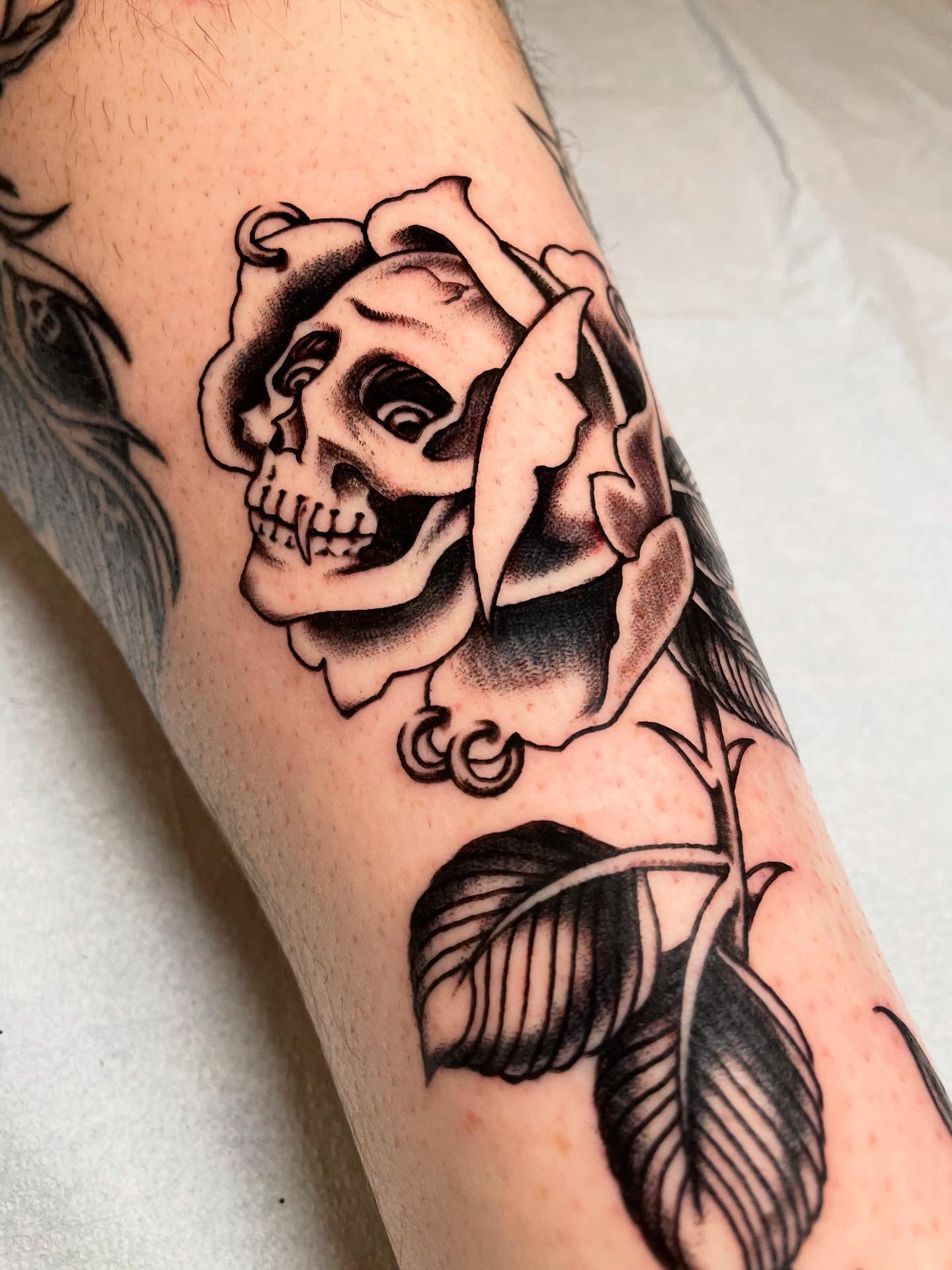 Tattoo by @miramtattoo — black_and_grey