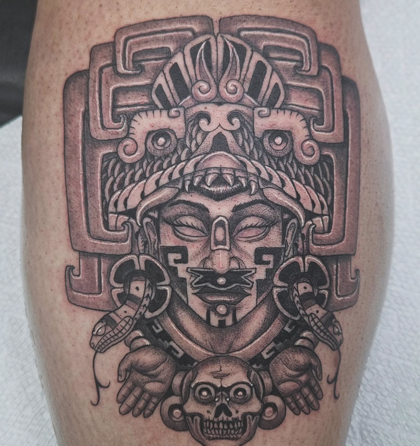 Tattoo by @alfredo_diazflores — black_and_grey, geometric