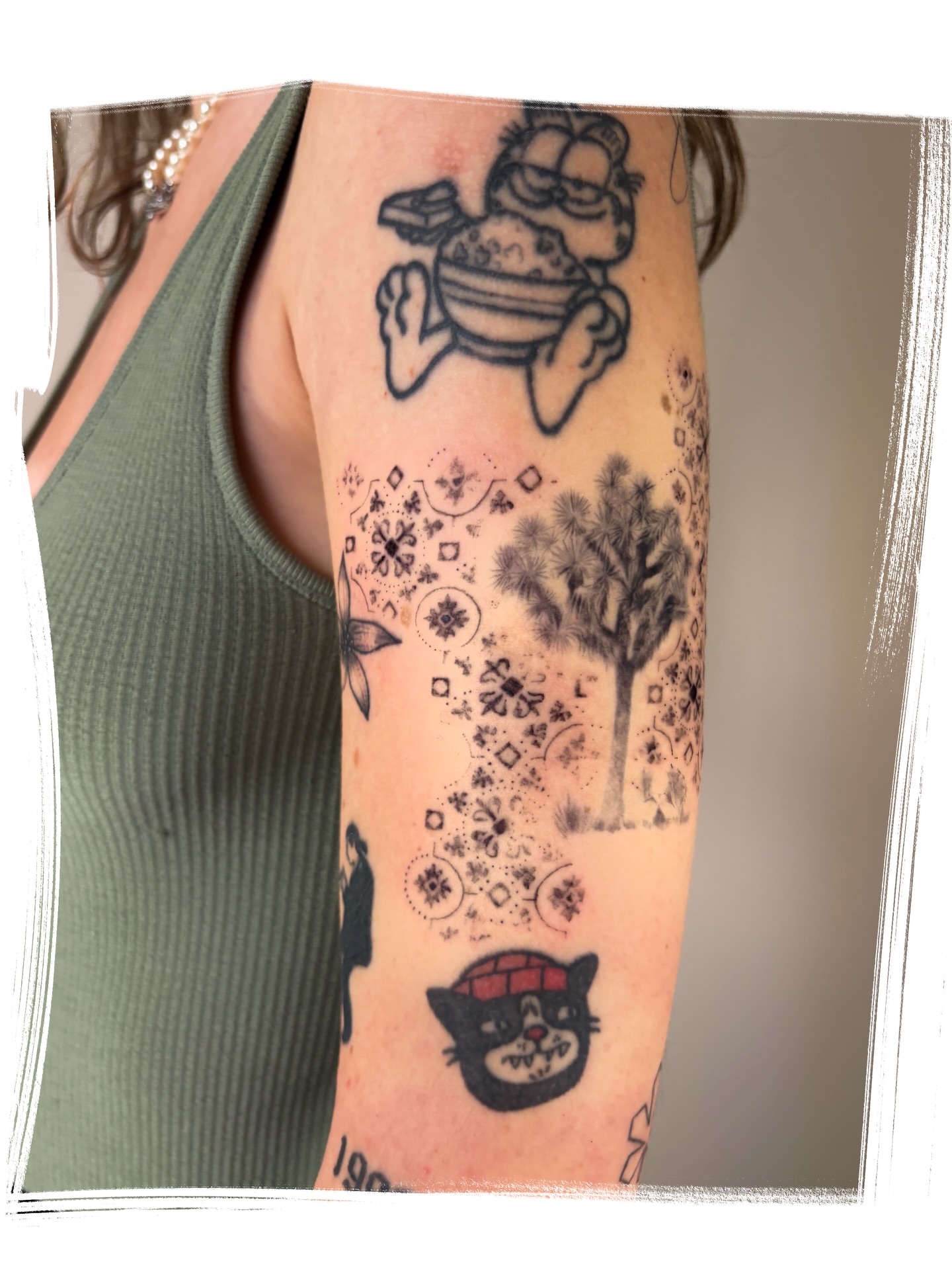 Tattoo by @miikasche — black_and_grey