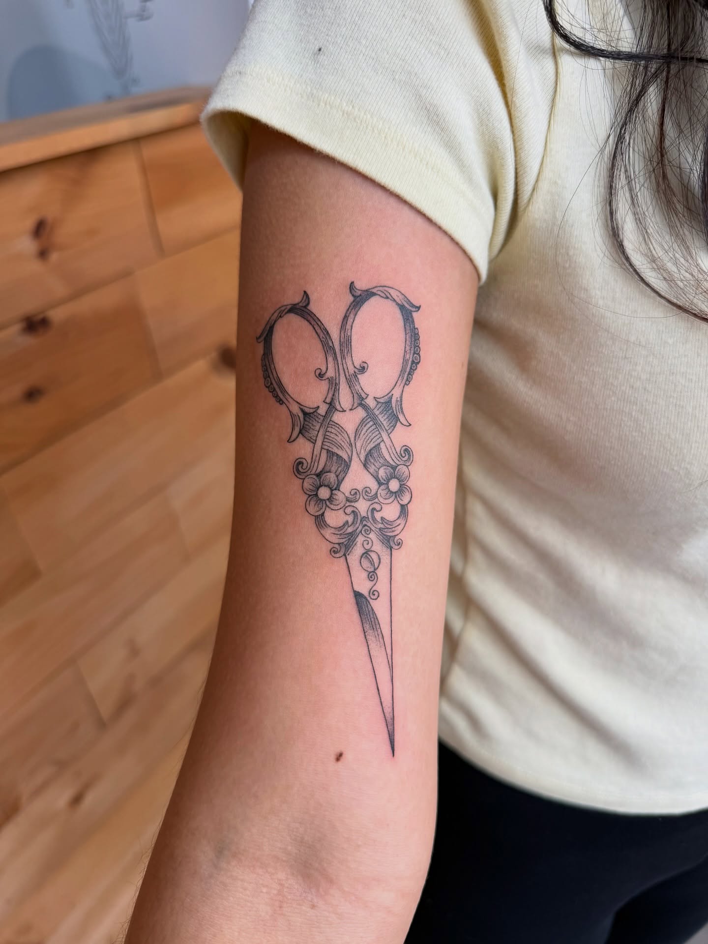 Scissors black and grey tattoo on the forearm by aamora ꩜