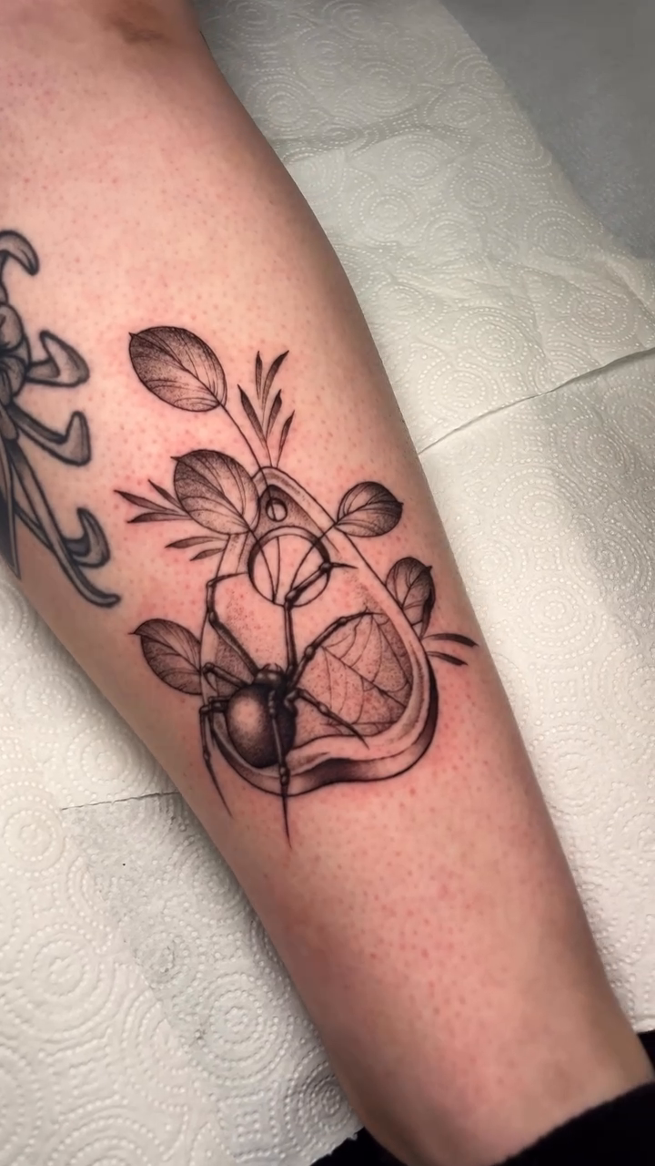 Tattoo by @msbeetattoos β fine_line, black_and_grey
