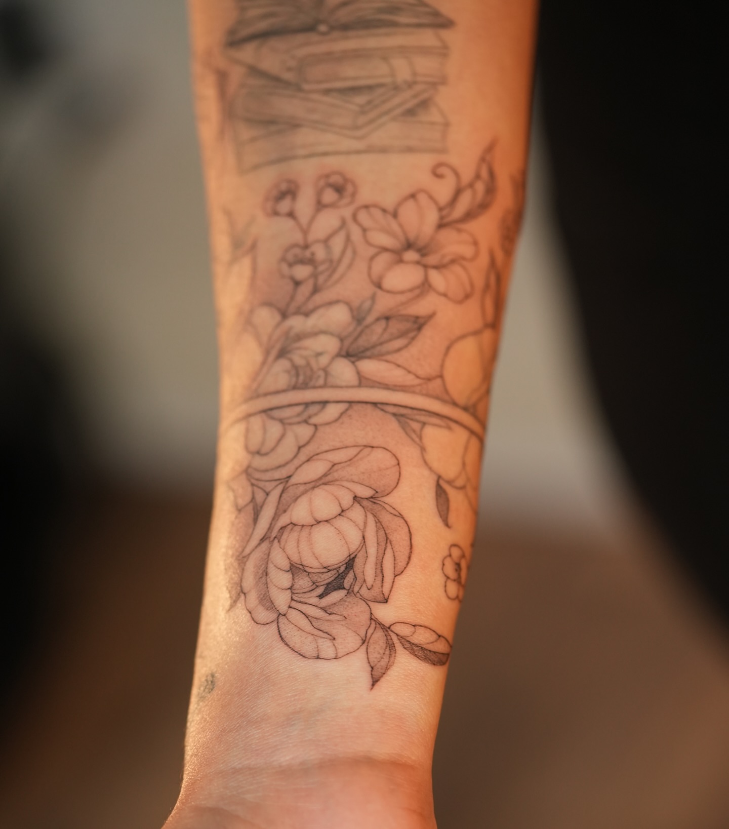 Tattoo by @zali__tattoo — black_and_grey