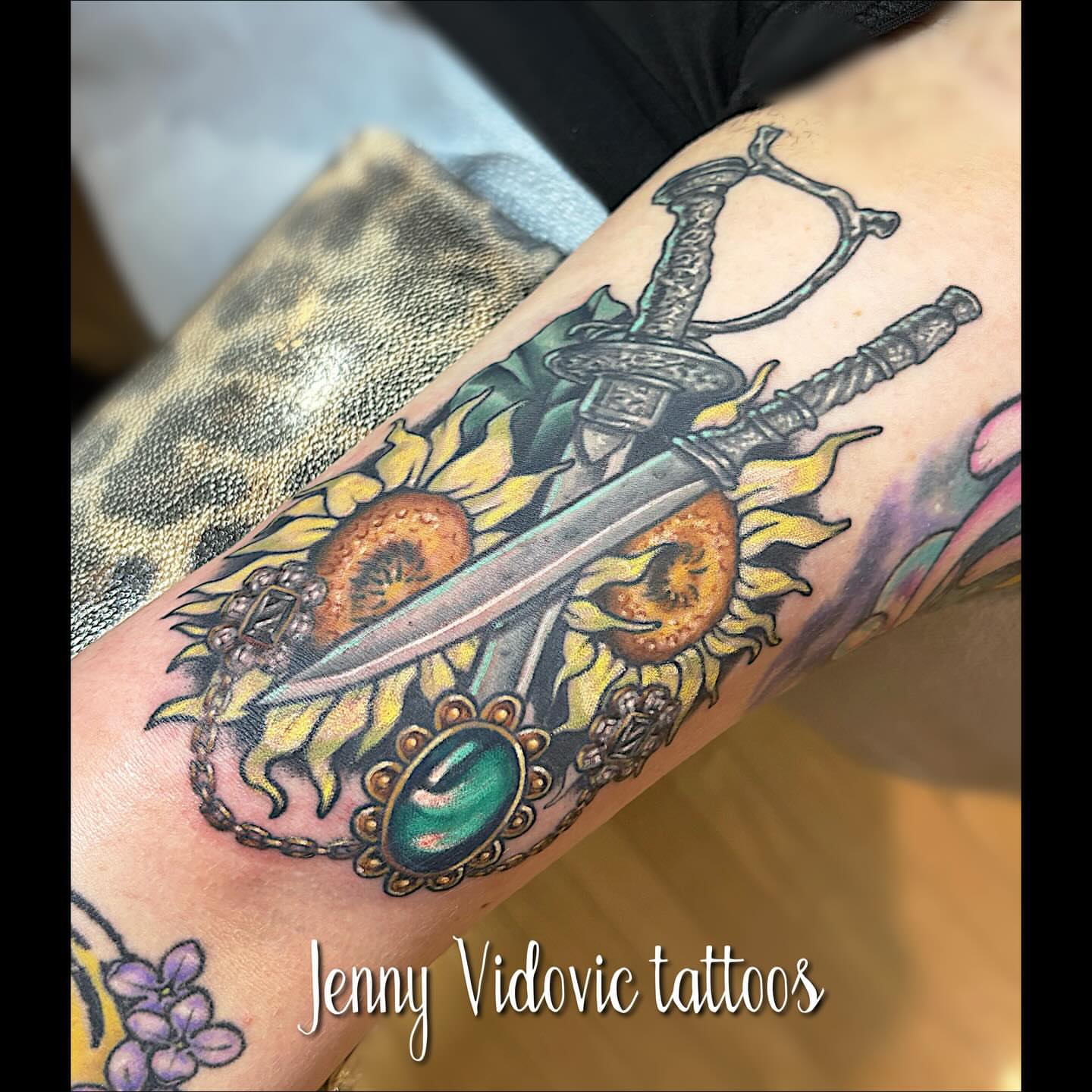 Tattoo by @turkeybasturz — realism, dotwork