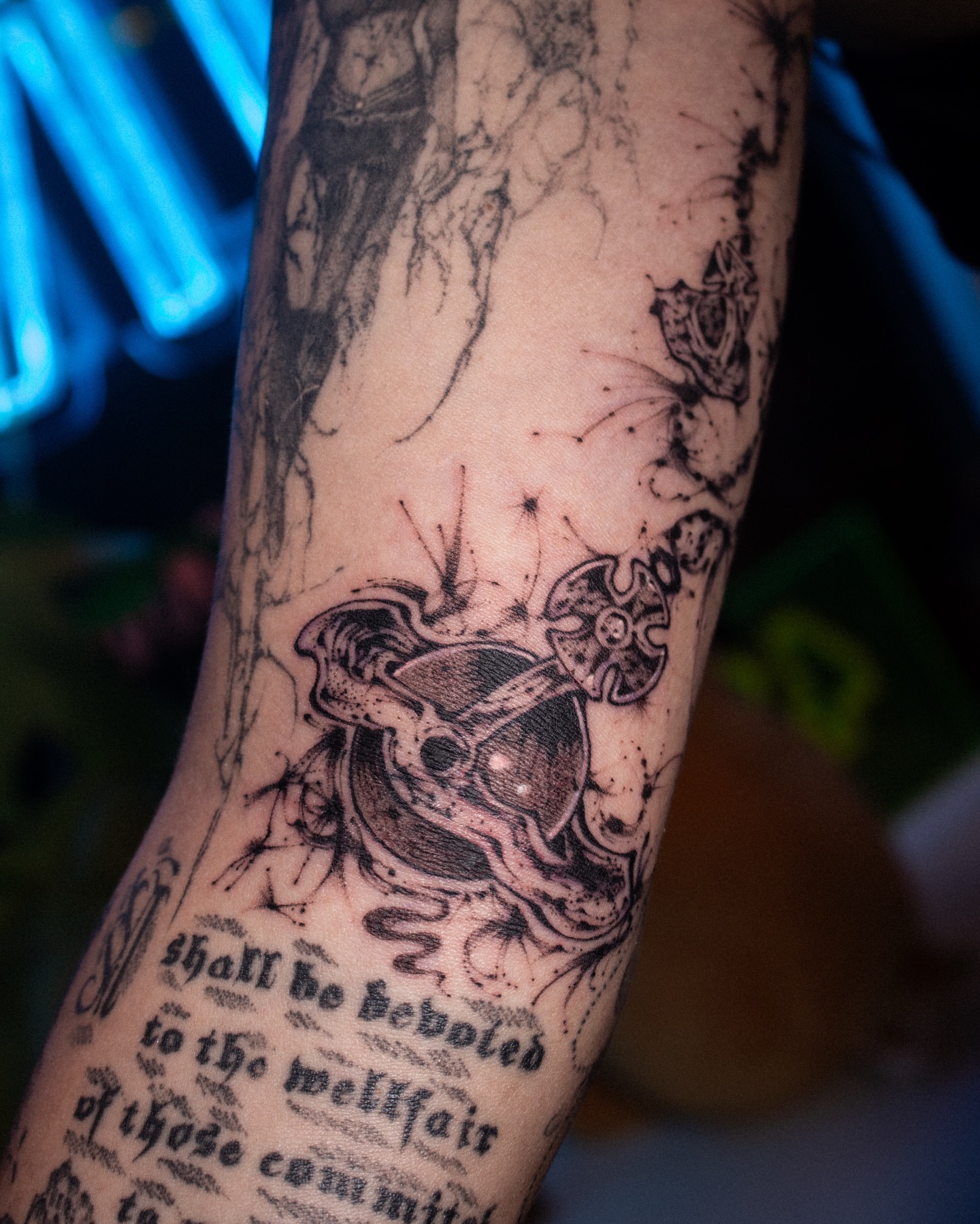 Skull and shield black and grey tattoo on the forearm by мια ѕυη