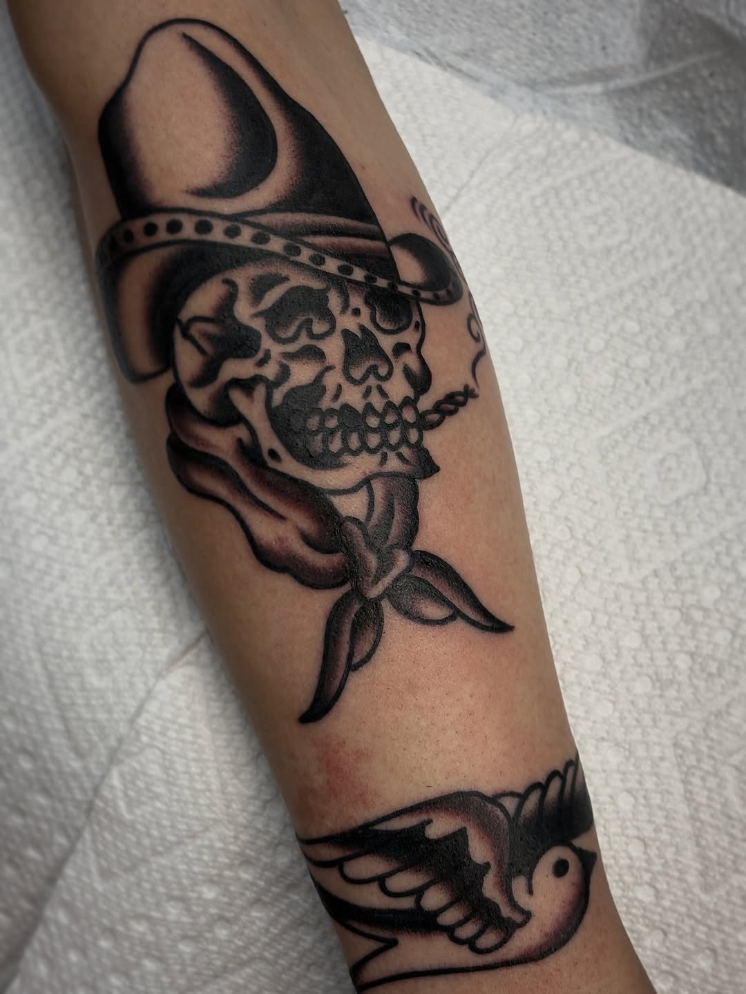 Tattoo by @losgonzaleztattoo — american_traditional, black_and_grey