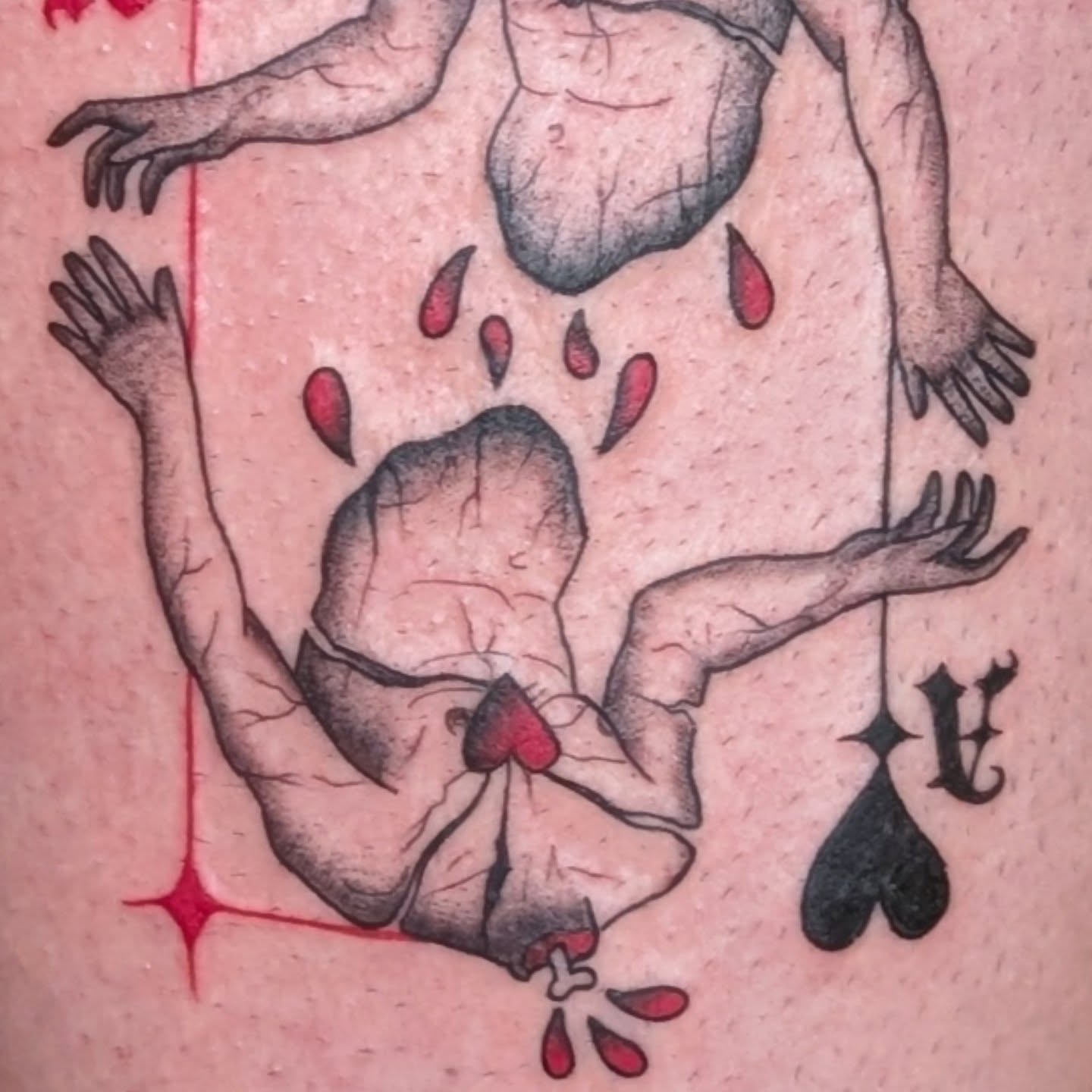 Abstract human form neo-traditional tattoo on the thigh by π²π°πket