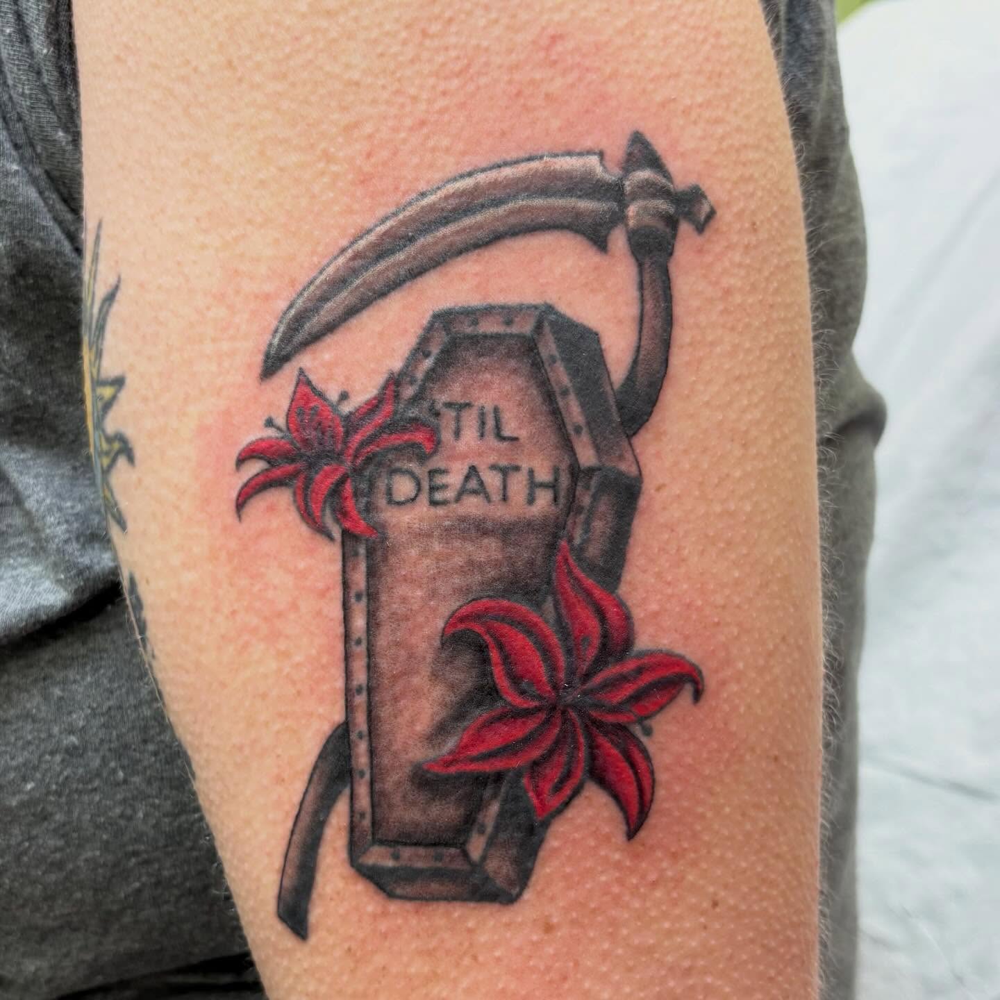 Tattoo by @meltrusty.taxtoos — black_and_grey