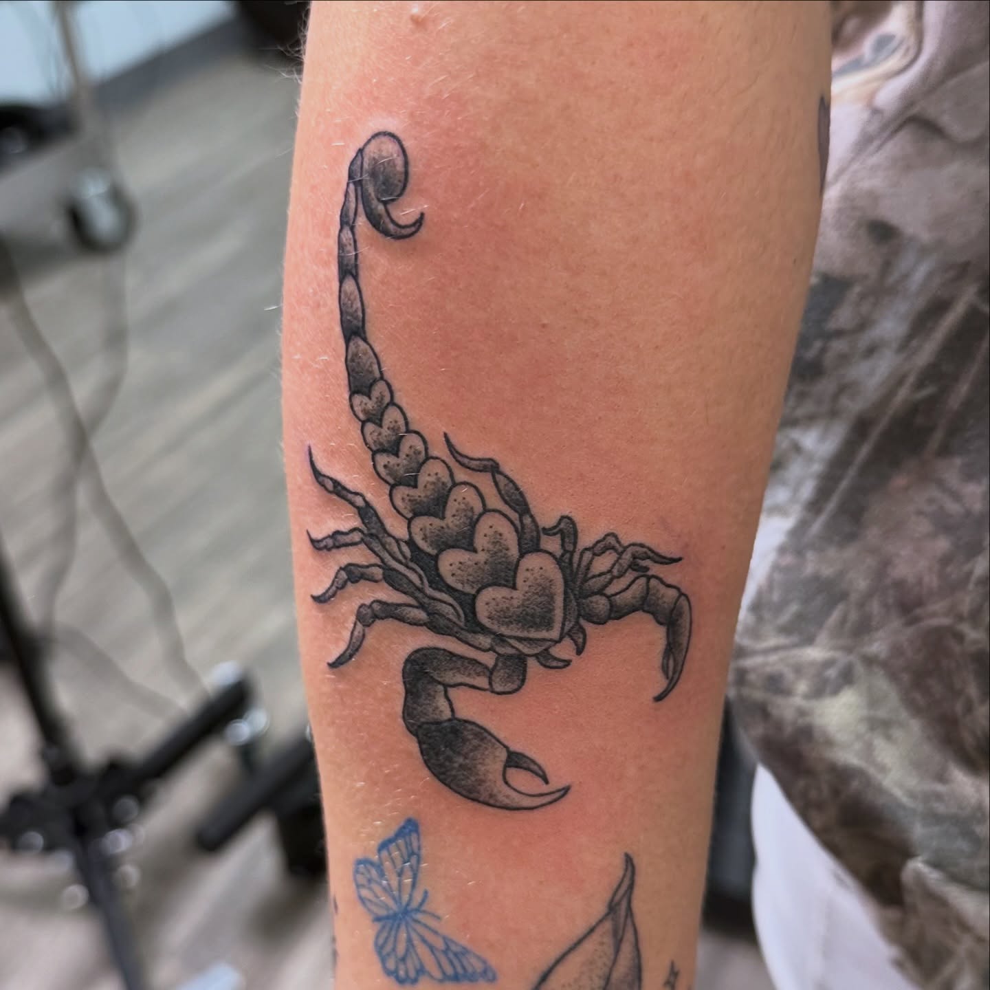 Tattoo by @hannahleetattoos — black_and_grey