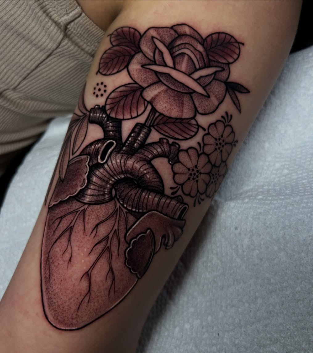 Tattoo by @lizzysmallzz — black_and_grey, realism