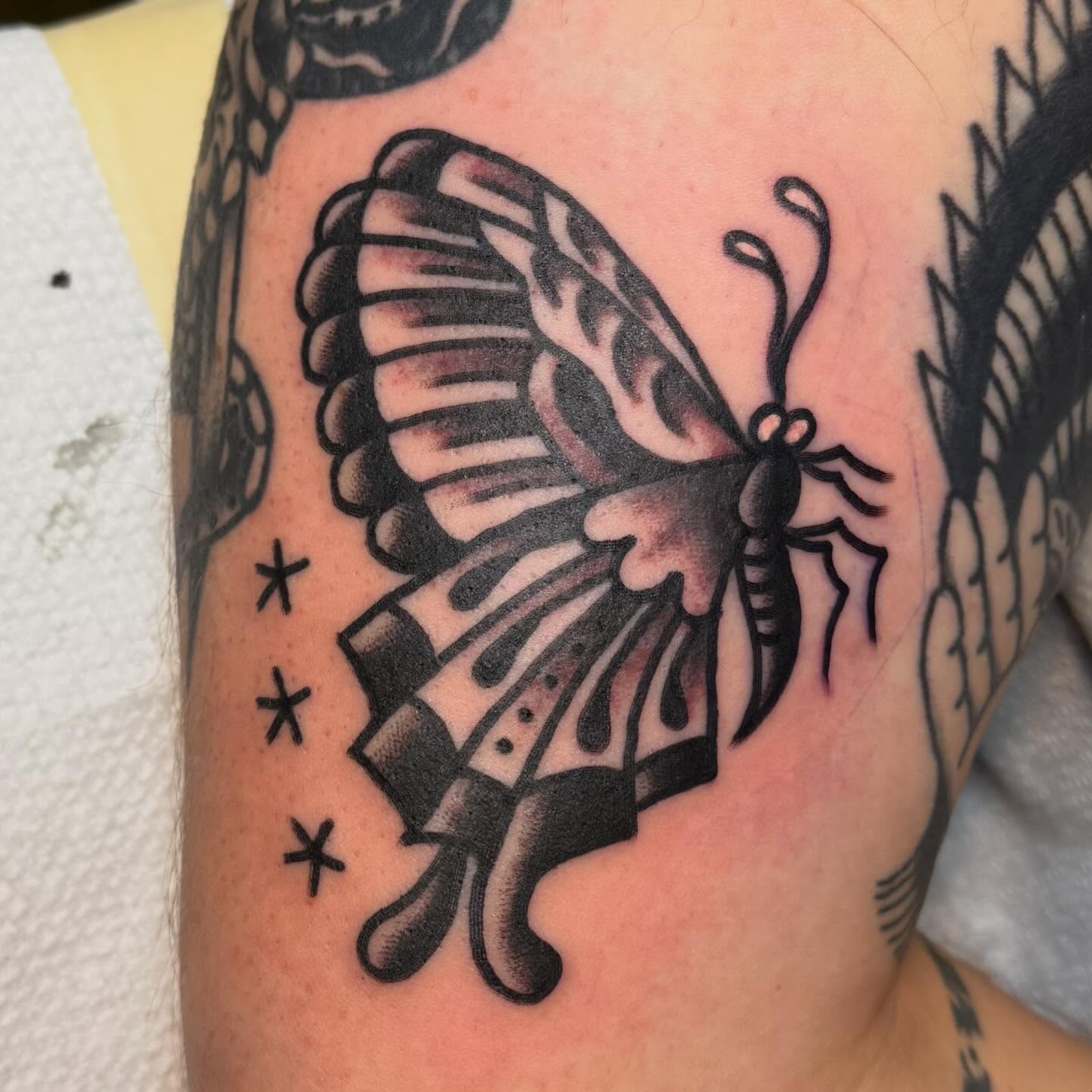 Tattoo by @5150leelee — black_and_grey
