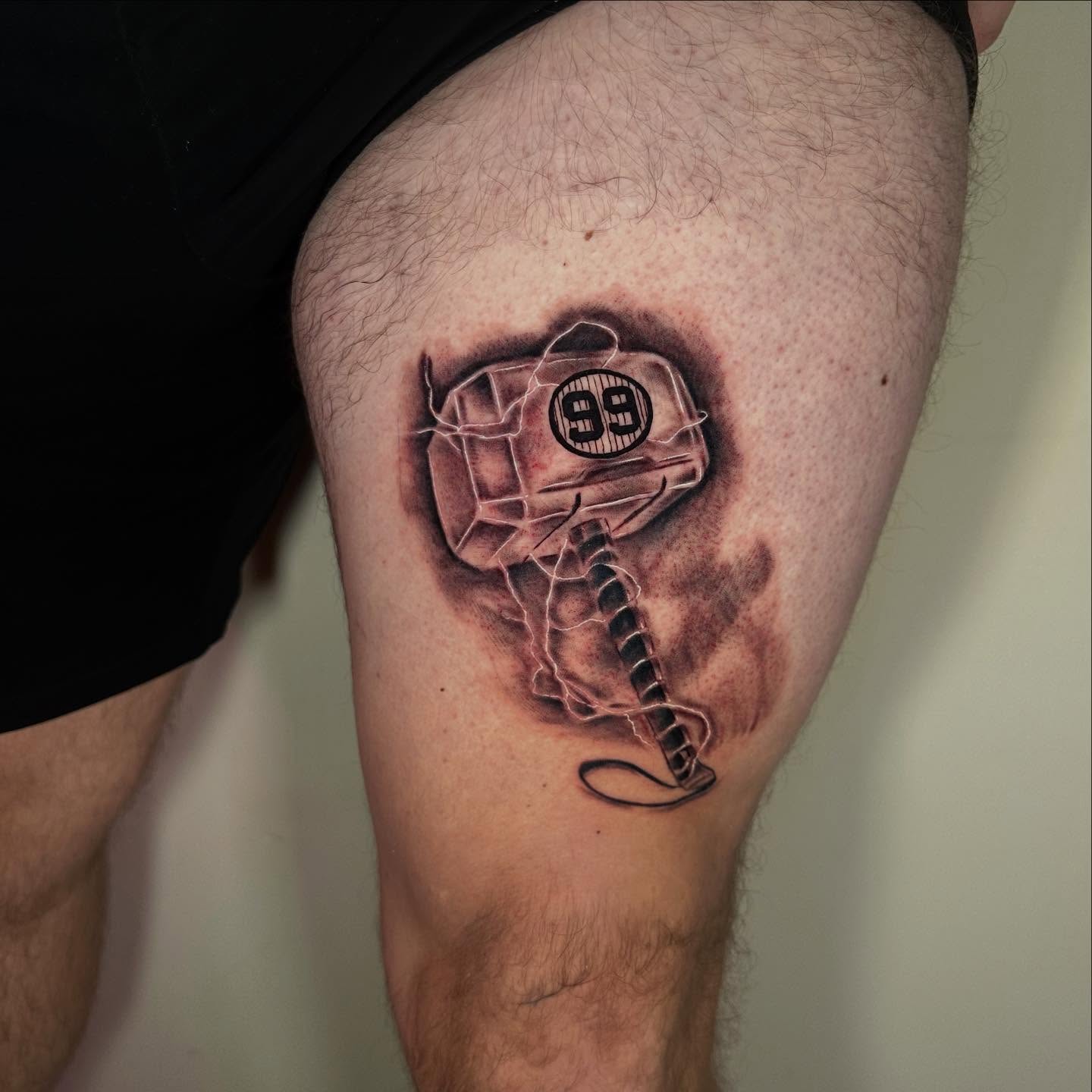 Hammer realism tattoo on the thigh by Diana Kunz