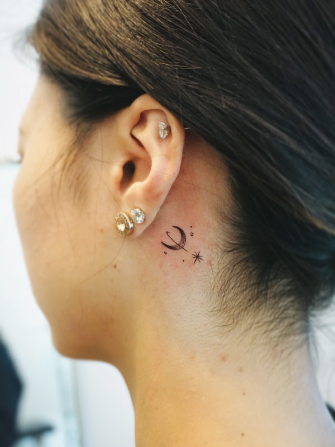 Tattoo by @yuri_tattooer — minimalist
