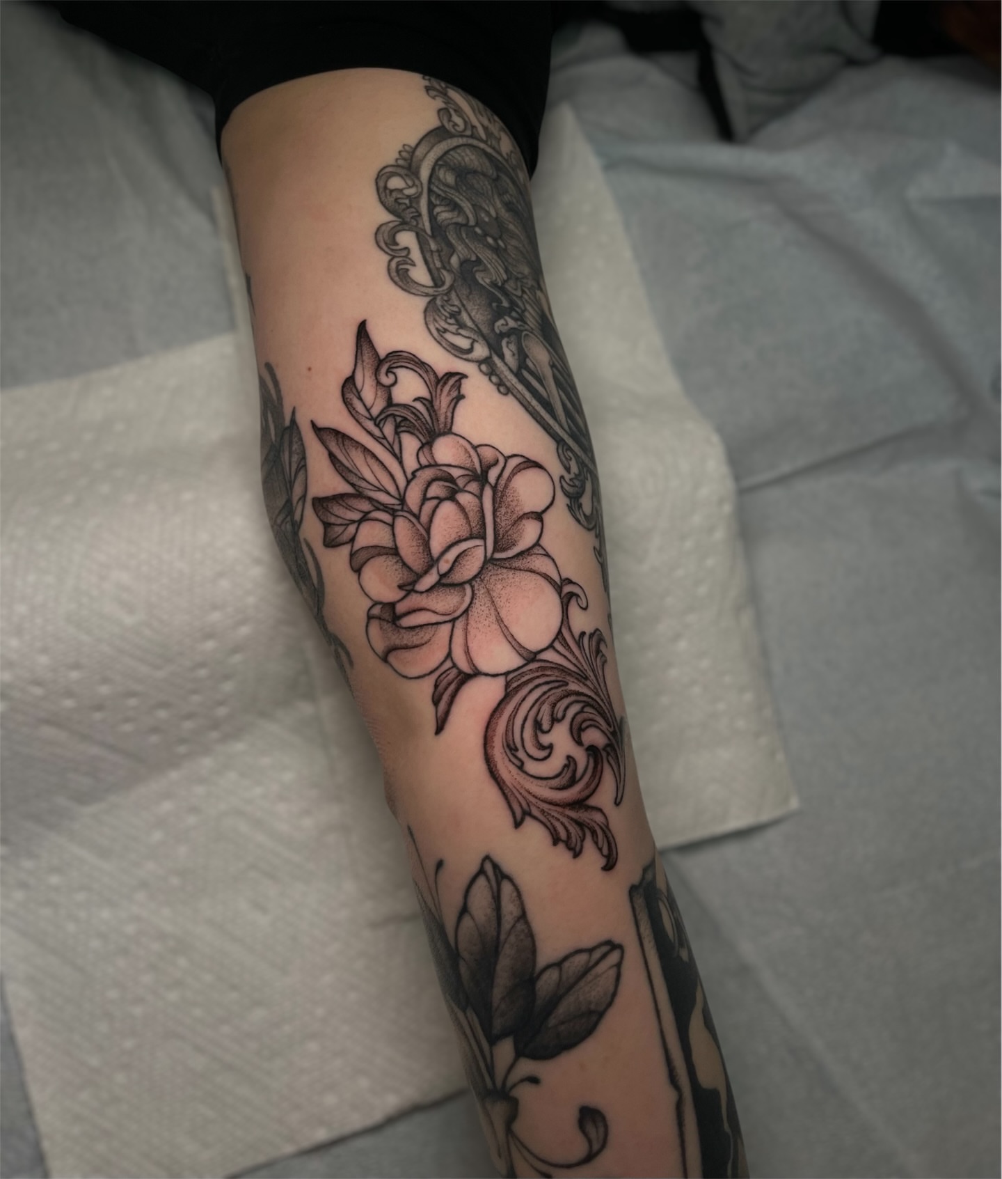 Tattoo by @msbeetattoos β dotwork, black_and_grey