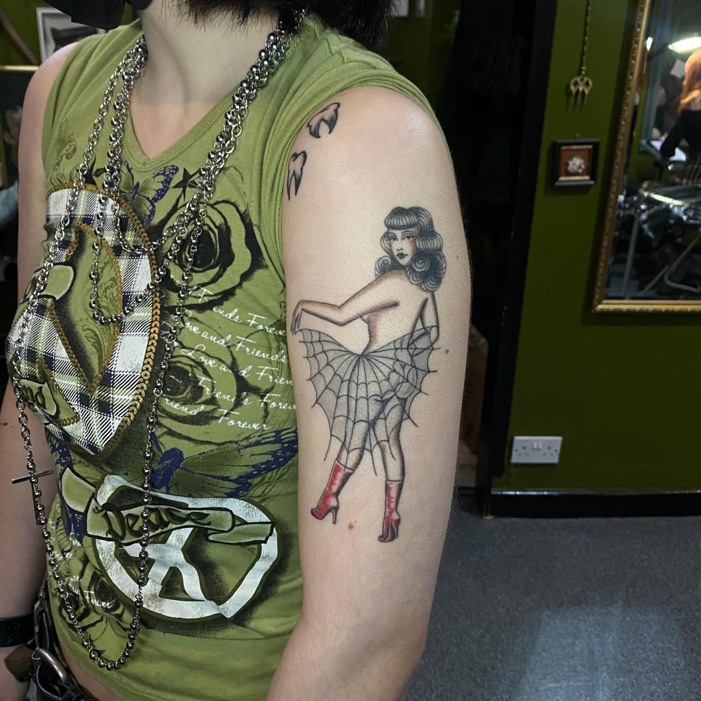 Tattoo by @stephhudsontattoo — black_and_grey