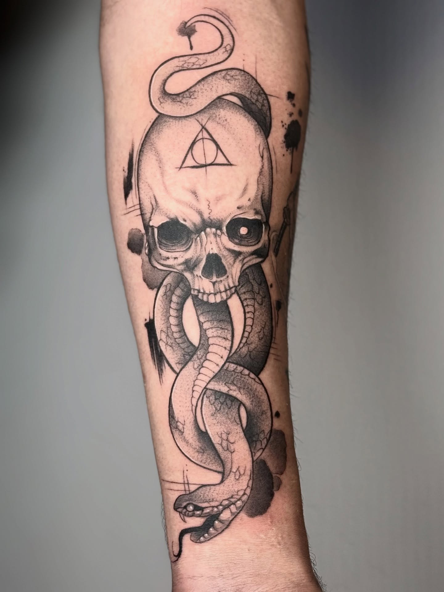 Tattoo by @abryvtattoos — black_and_grey, geometric