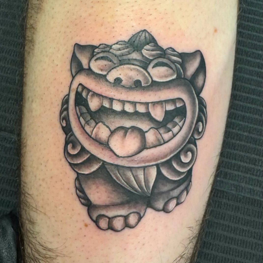 Tattoo by @bellalouisetattoo — black_and_grey