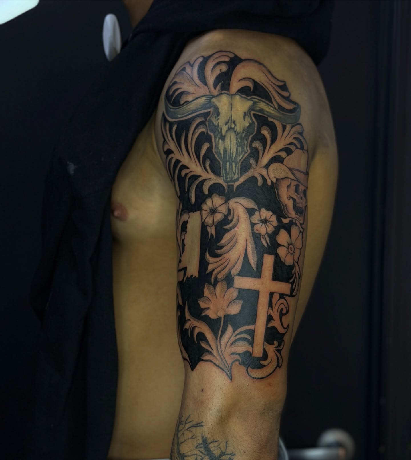 Tattoo by @artbyannistyn — black_and_grey, ornamental