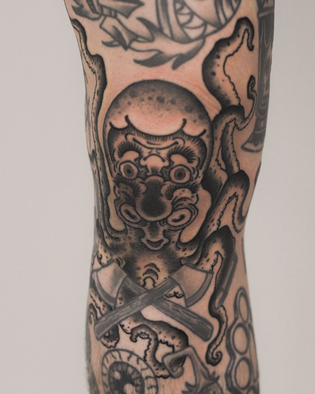 Japanese demon mask japanese irezumi tattoo on the forearm by 홍대타투