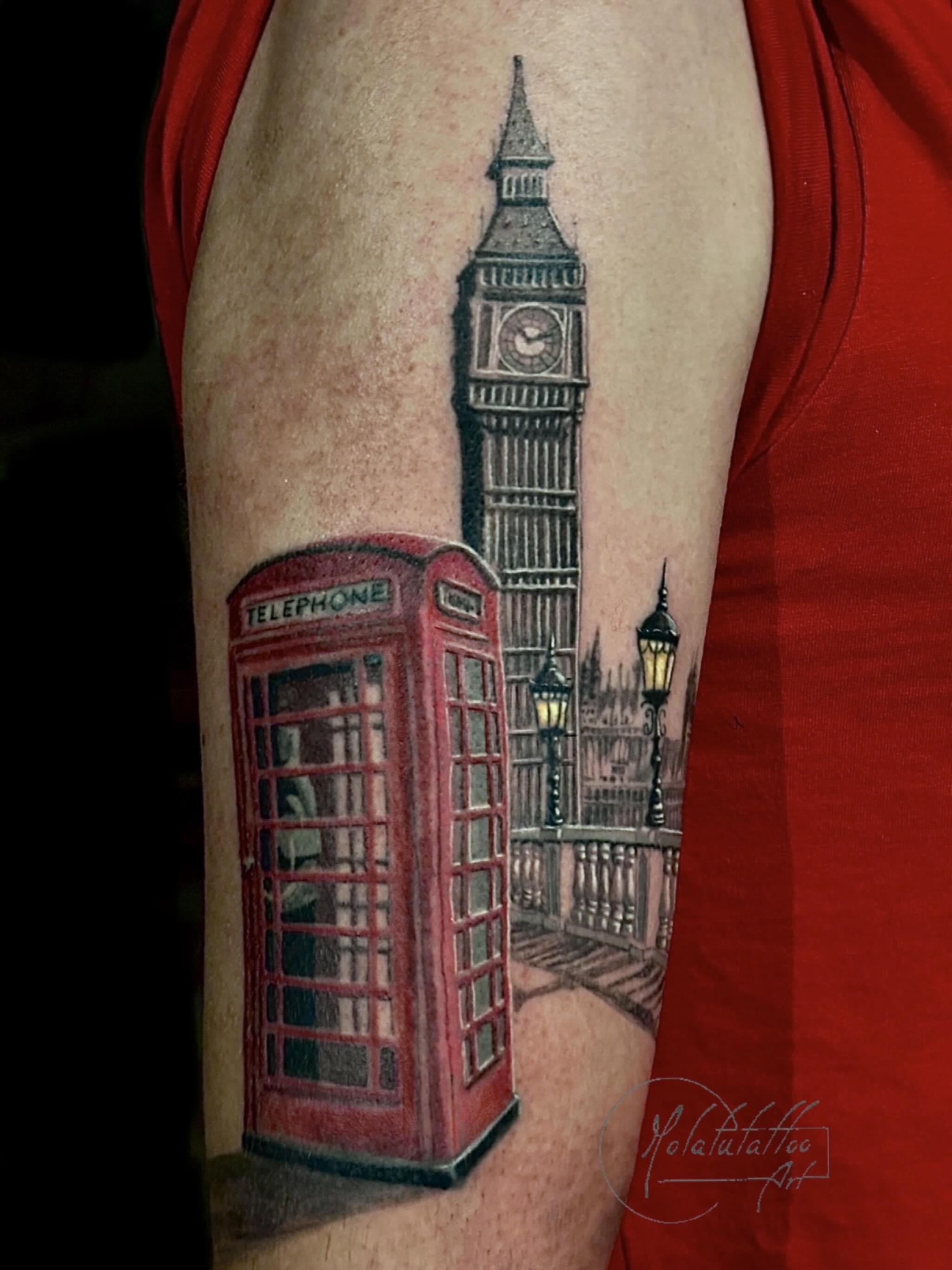 Big Ben and telephone booth realism tattoo on the forearm by Molatutattoo