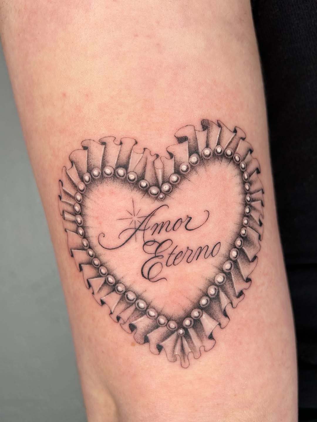 Tattoo by @tesnusa — lettering_script, black_and_grey