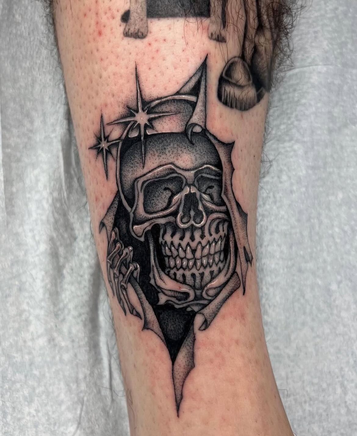 Skull realism tattoo on the forearm by The One Who’s Always Drawing
