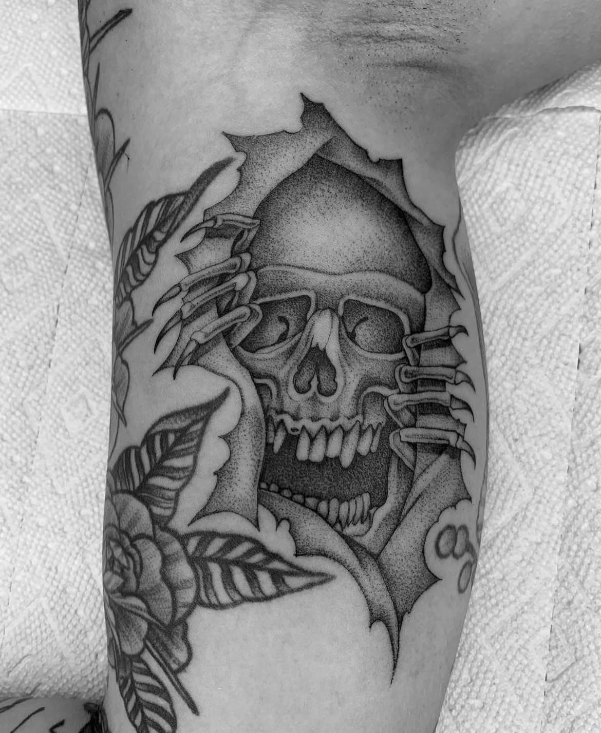 Tattoo by @derosario__ — dotwork, black_and_grey