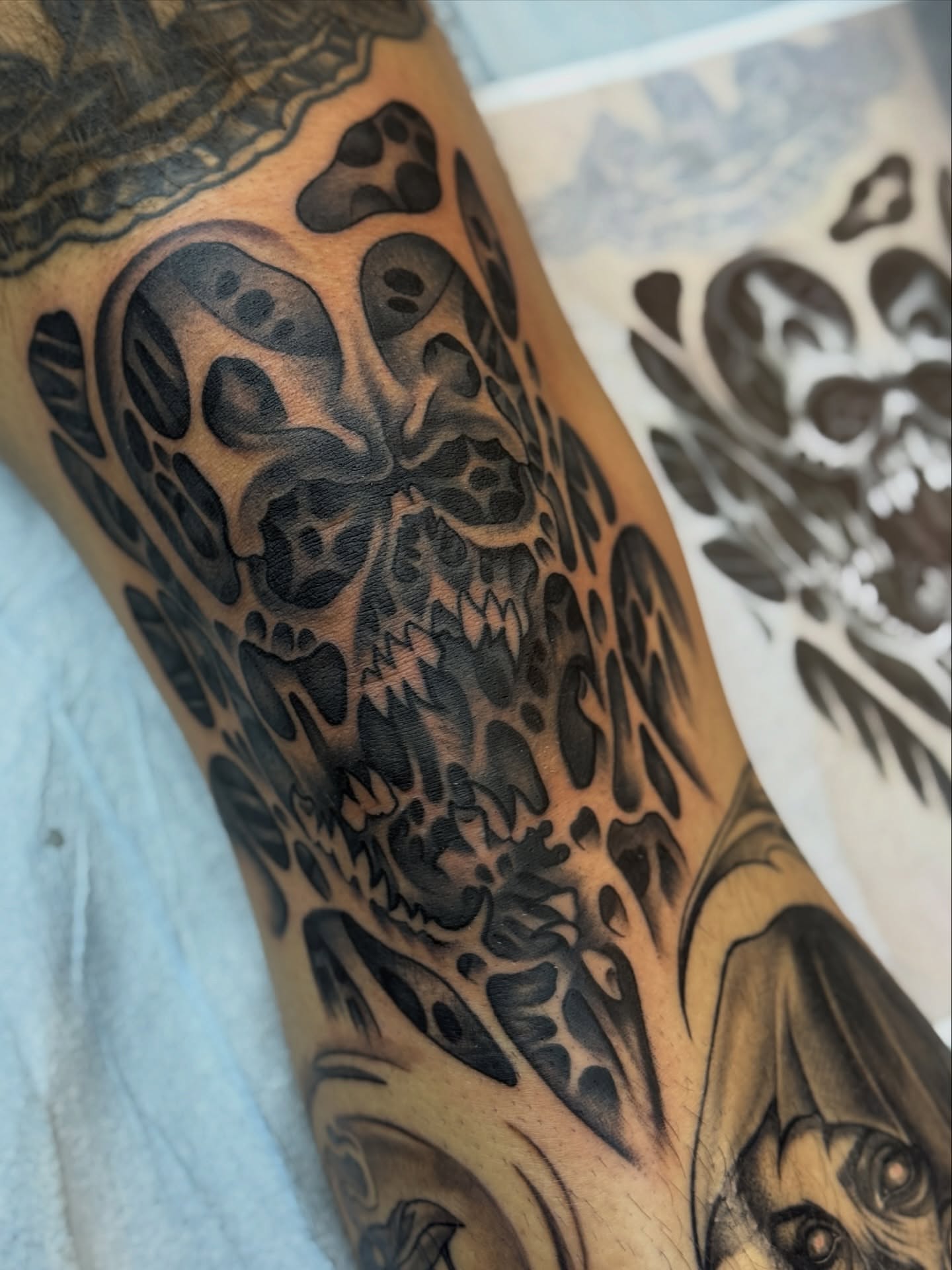 Tattoo by @dylanplazatattoo — black_and_grey