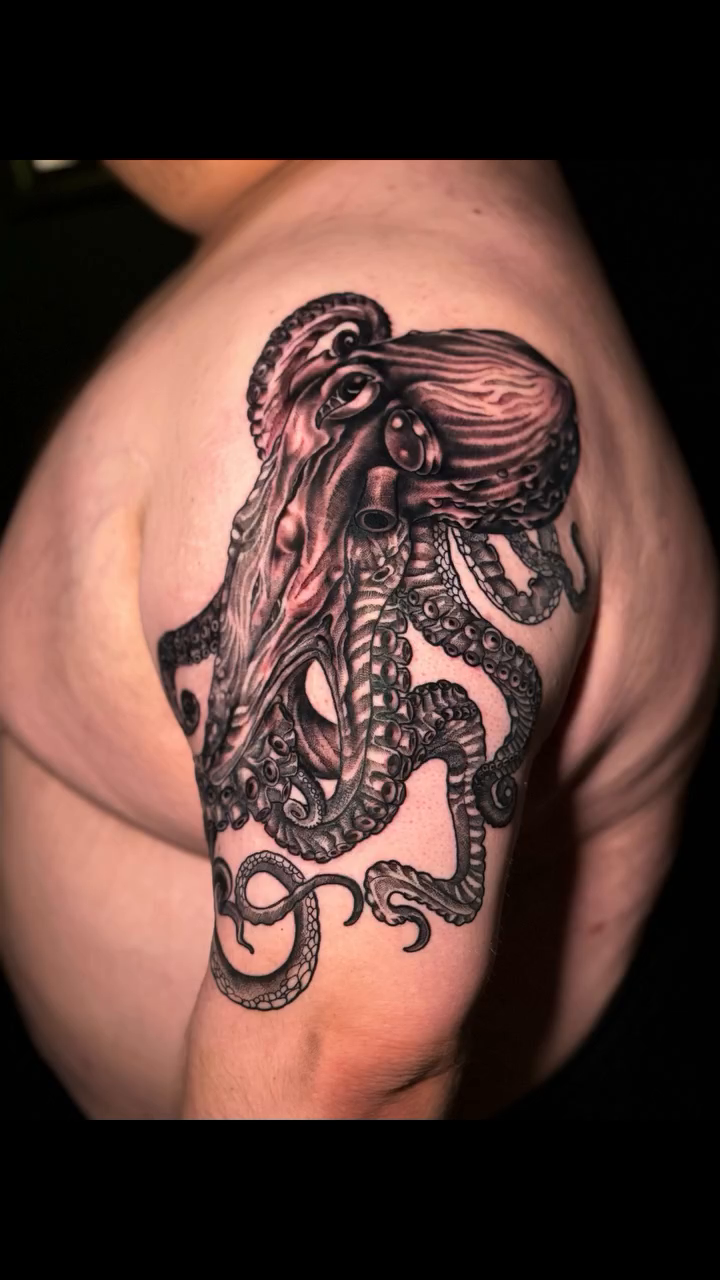 Tattoo by @amberbananafish — realism, black_and_grey