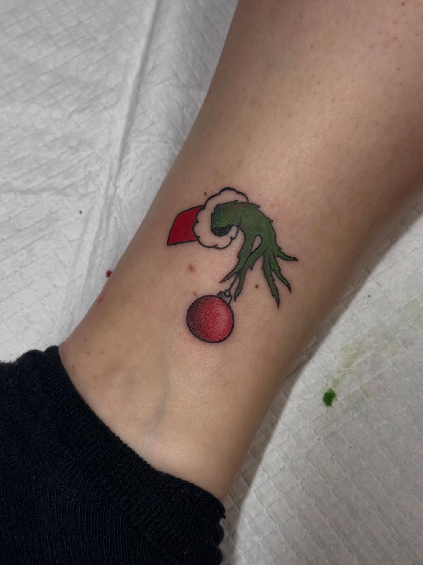 Tattoo by @jassspage โ dotwork