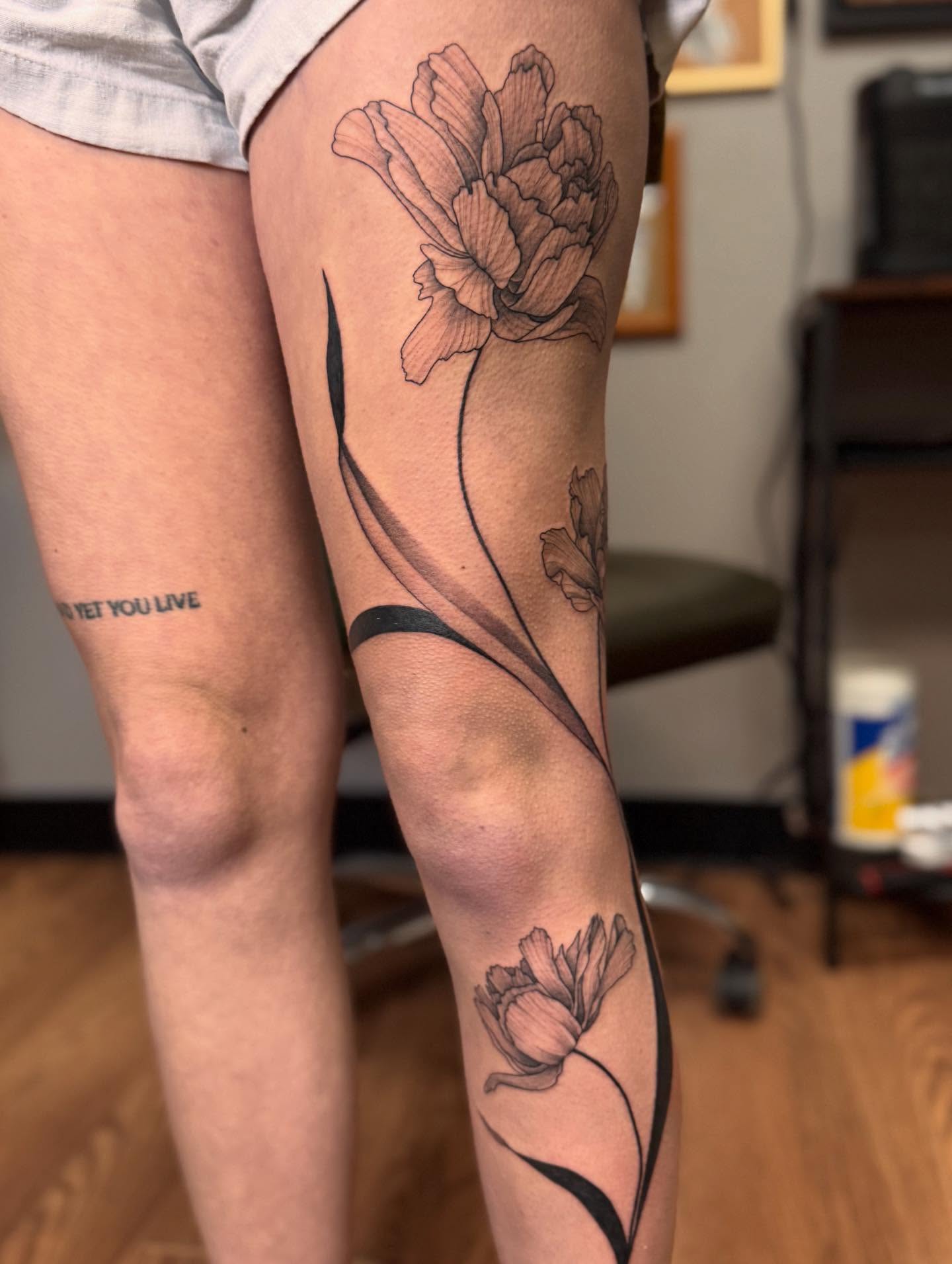 Tattoo by @annaainkk — black_and_grey