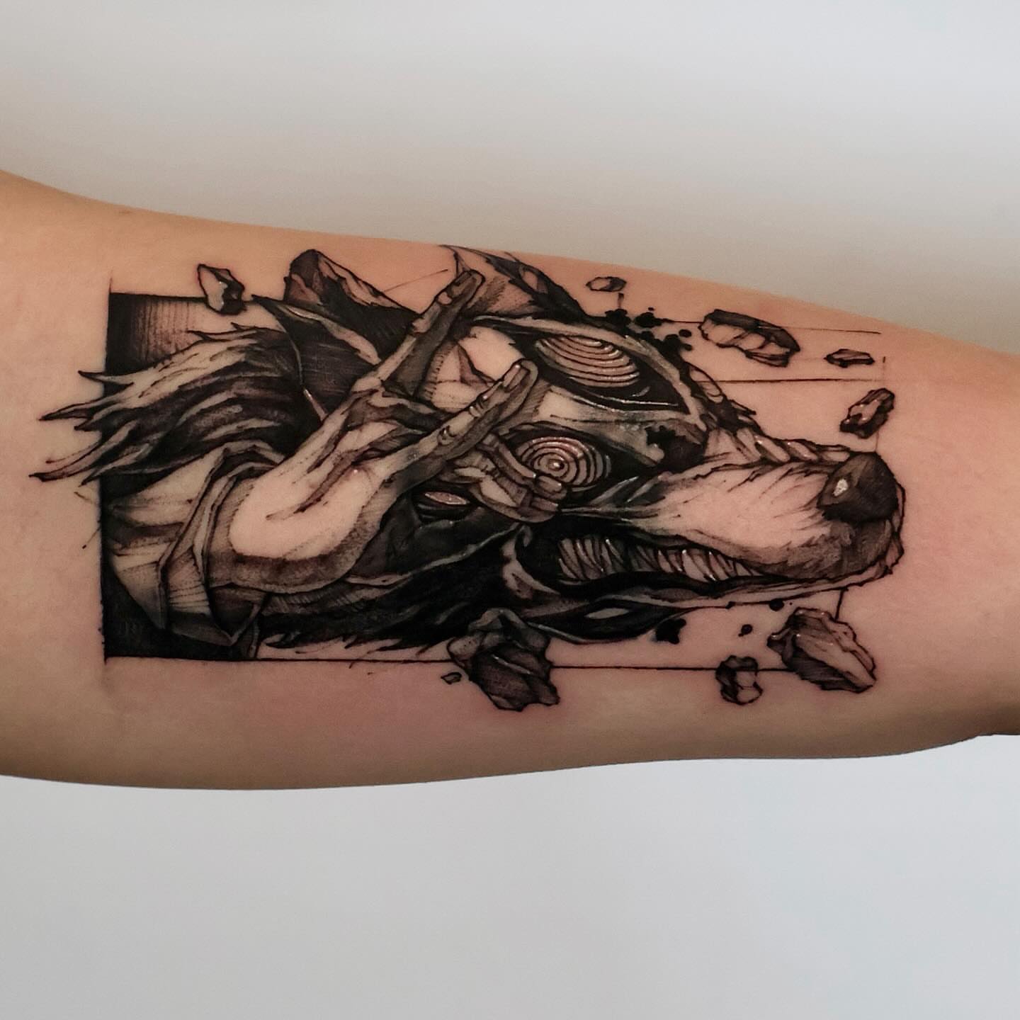 Tattoo by @tadi_tattoo — black_and_grey, geometric