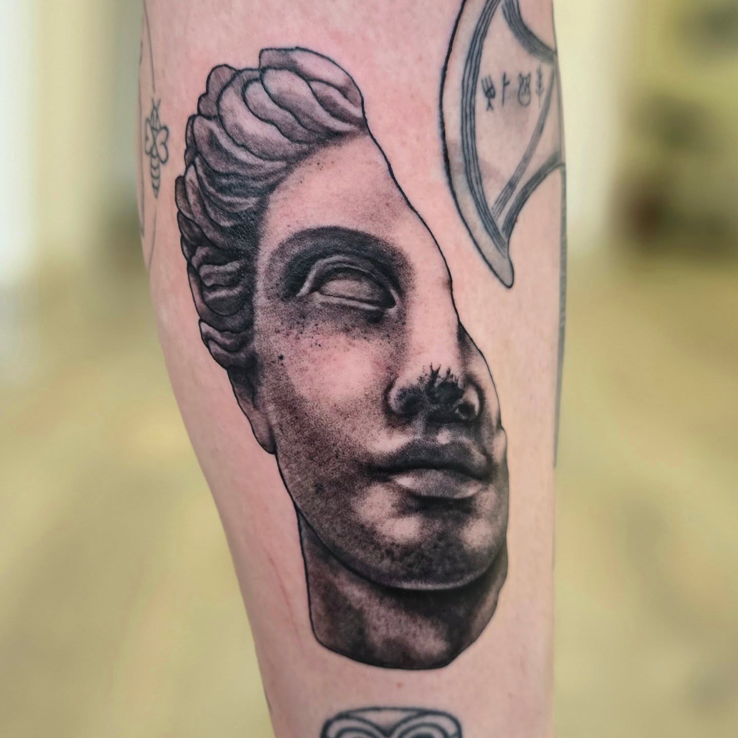 Tattoo by @emilylouisetattoos β realism