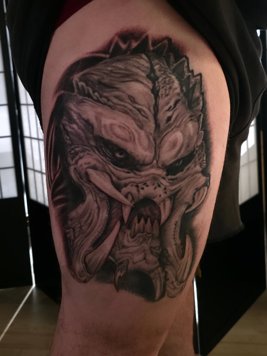 Predator realism tattoo on the thigh by Michael ORegan