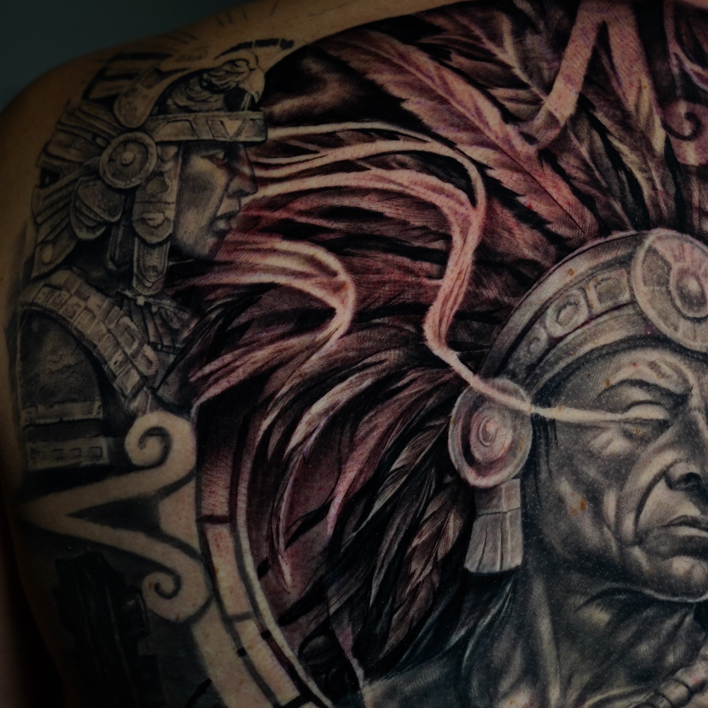 Indian warrior realism tattoo on the shoulder by ๐๐๐